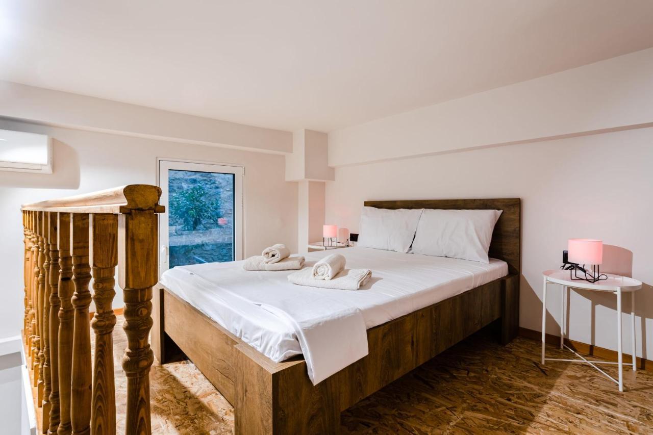 Uncover Kalamata'S Hidden Gem - Cosy City Nest Esterno foto